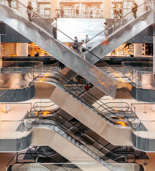 interior de un centro comercial